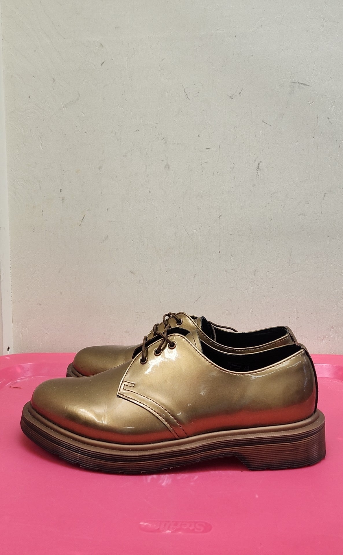 Dr Martens Men's Size 8 Gold Shoes