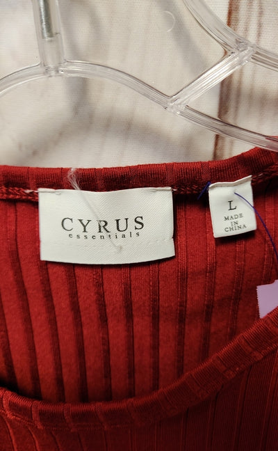 Cyrus Women's Size L Red Short Sleeve Top