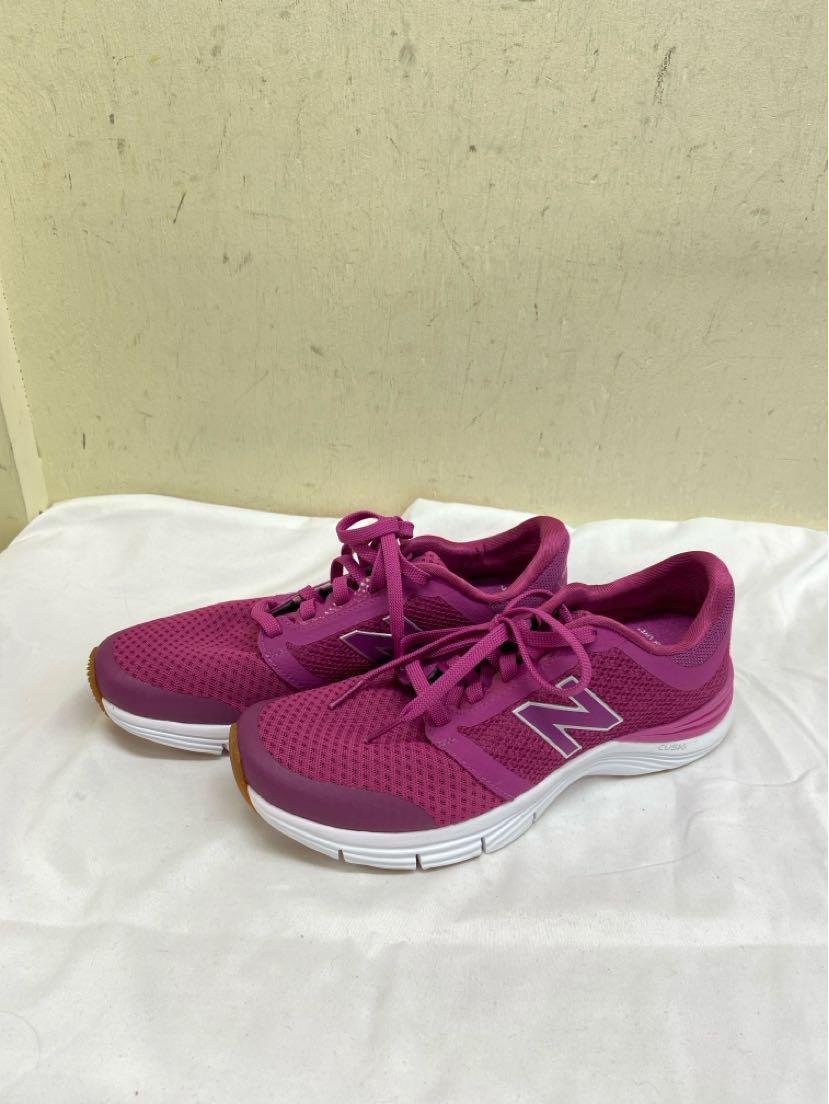 New Balance Women's Size 8 Pink Sneakers