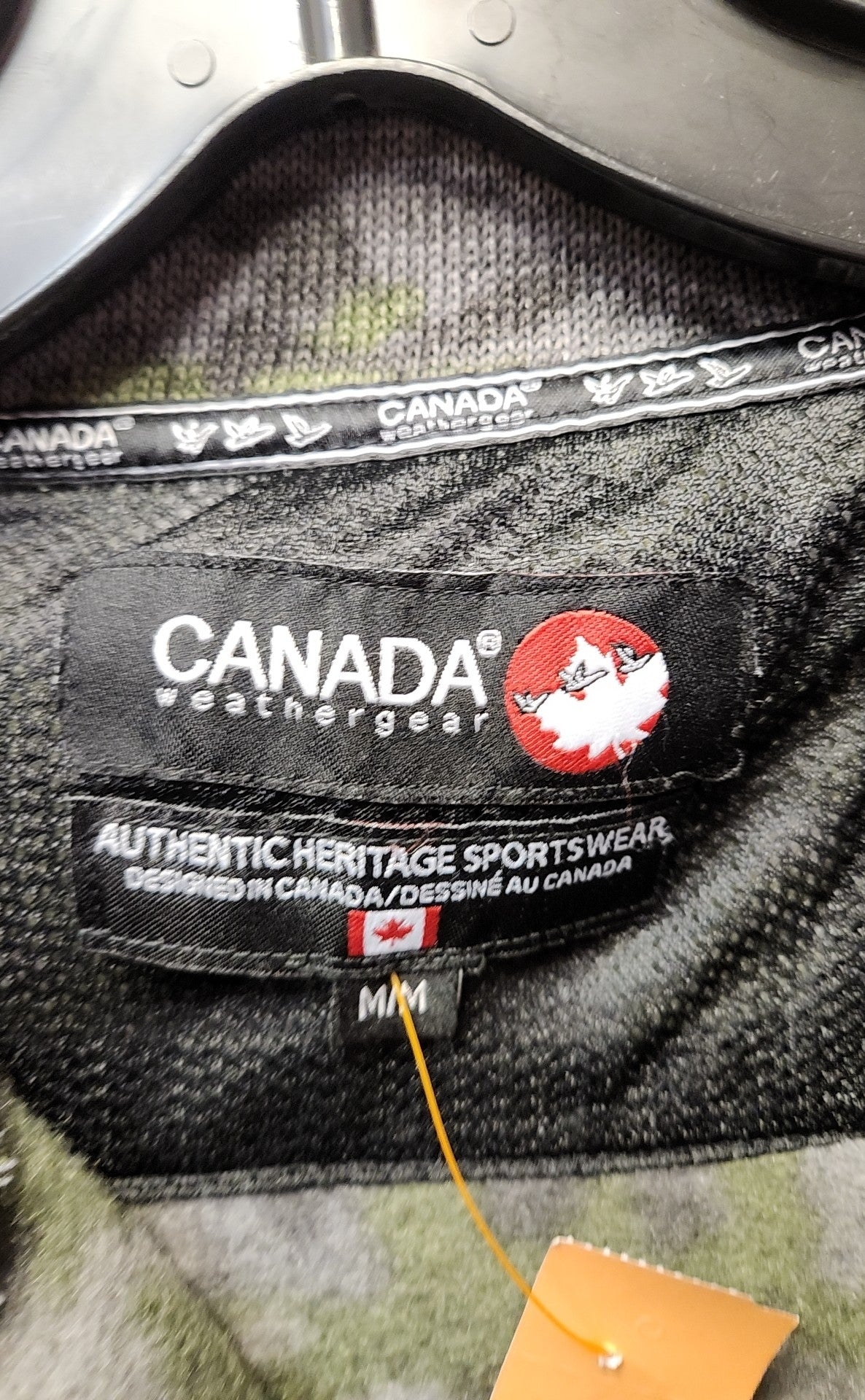 Canada Weathergear Men's Size M Green Camoflauge Sweatshirt