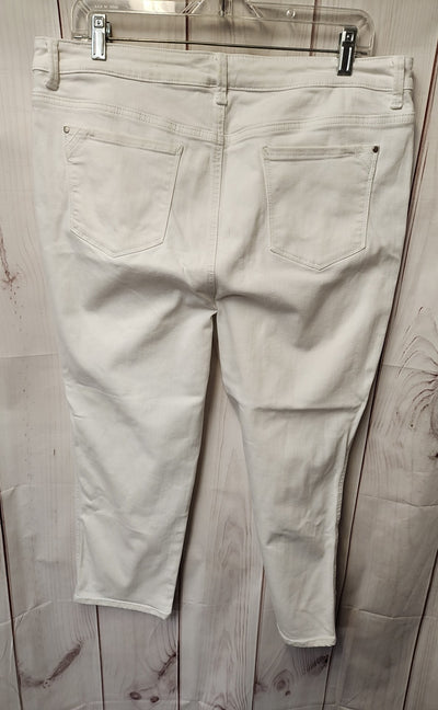 Chico's Women's Size 2.5 = US 14 White Pants Crop
