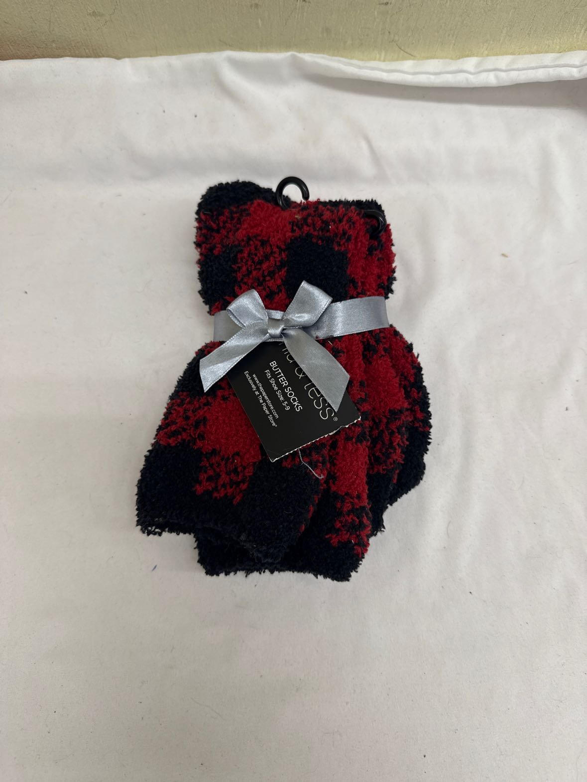 Mia & Tess Size One Size Red Socks