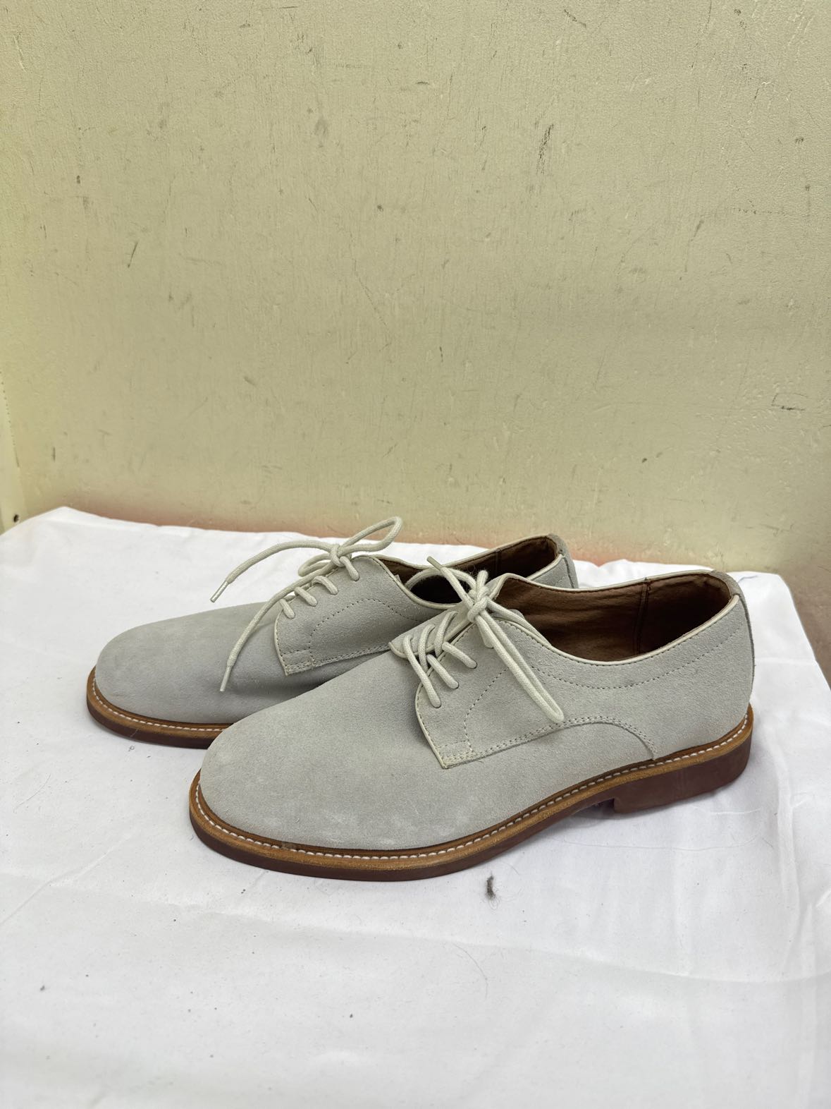 Lands End Men's Size 9 Taupe Suede Shoes