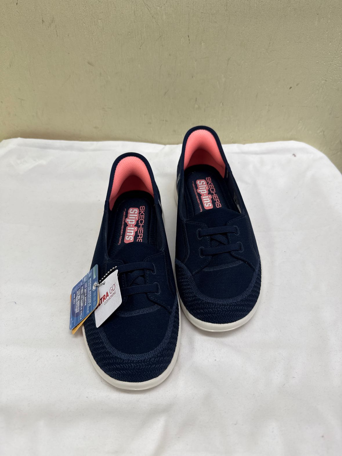 NWT Skechers Women's Size 7-1/2 Navy Flats Shoes
