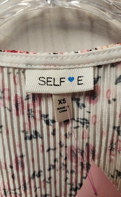 Self E Women's Size XS White & Pink Floral Short Sleeve Top