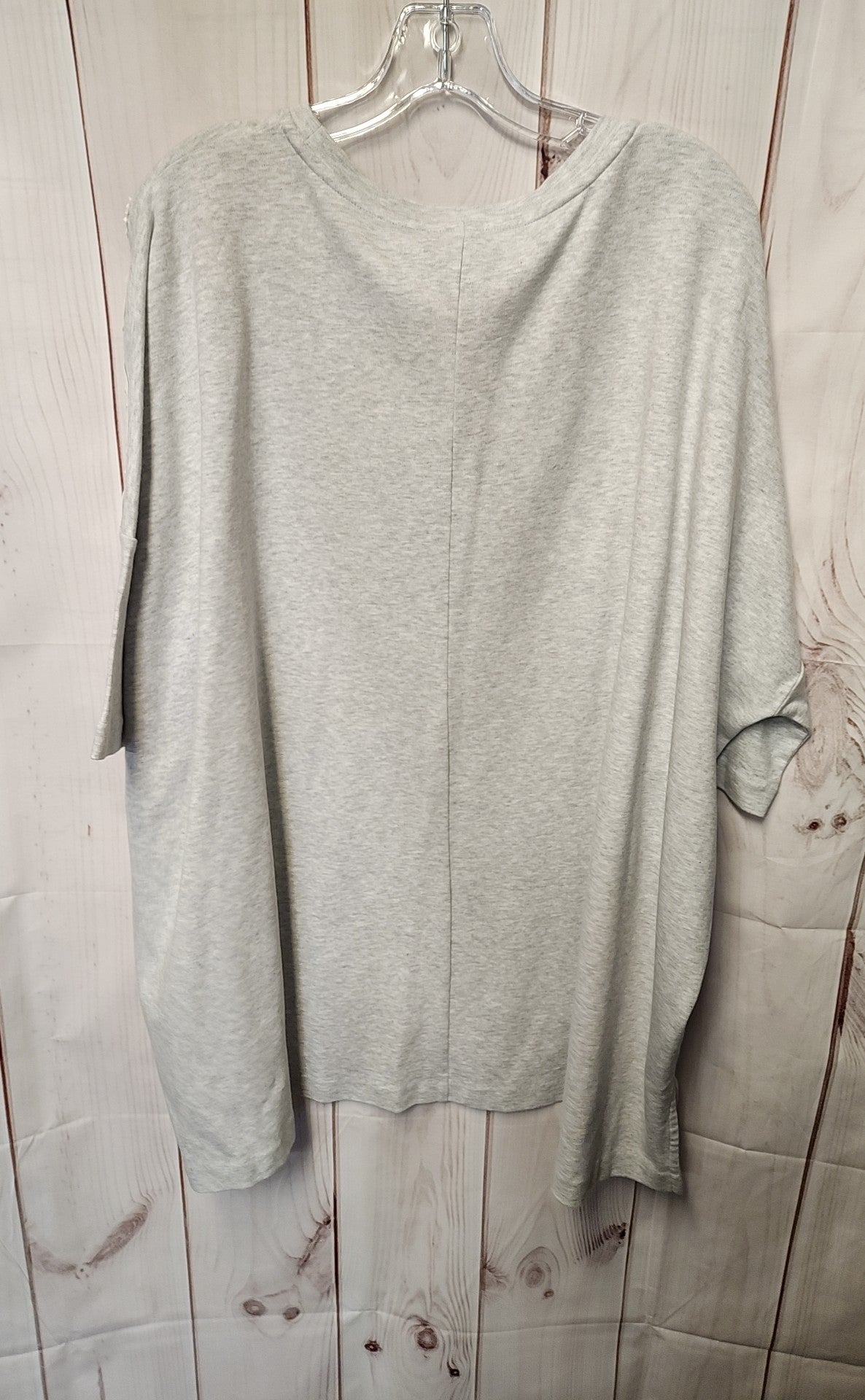 Joan Vass Women's Size 1X Gray Floral Short Sleeve Top