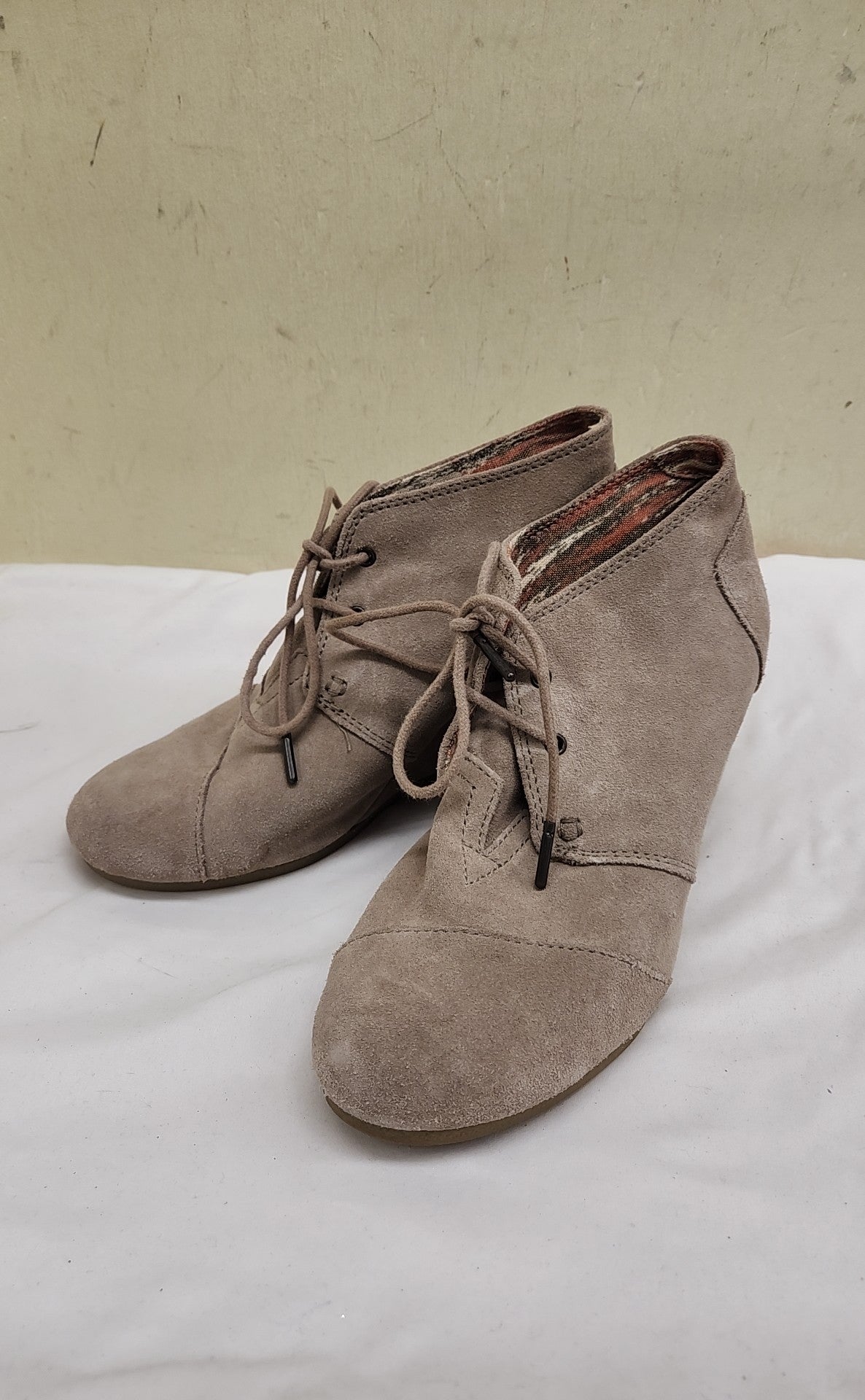 Toms Women's Size 9 Tan Boots Shoes