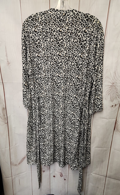 Rene Rofe Women's Size M Beige Animal Print Nightgown with Robe