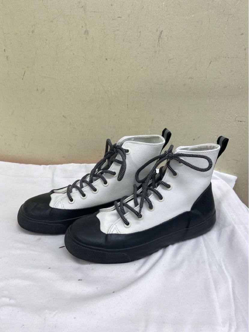 Hunter Women's Size 7-1/2 White Boots