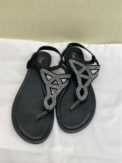 Fioni Women's Size 7-1/2 Black Sandals Shoes