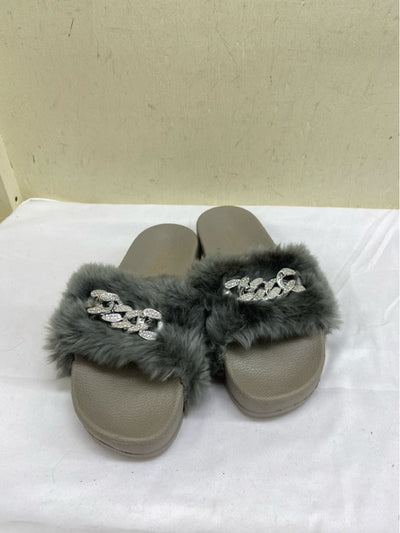 Catherine Women's Size 40 = 9-1/2 Gray Sandals Shoes