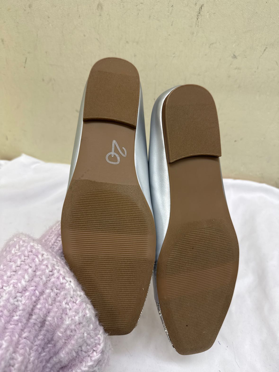 NWT Kensie Women's Size 10 Silver Flats Shoes