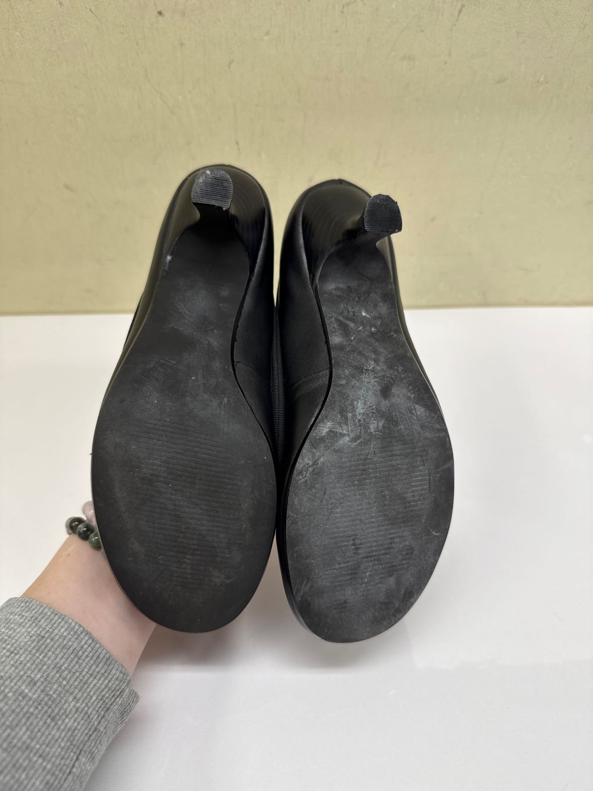 Steve Madden Women's Size 6-1/2 Black Pumps
