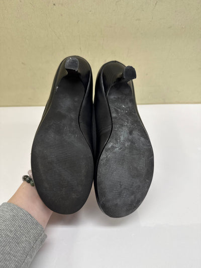 Steve Madden Women's Size 6-1/2 Black Pumps