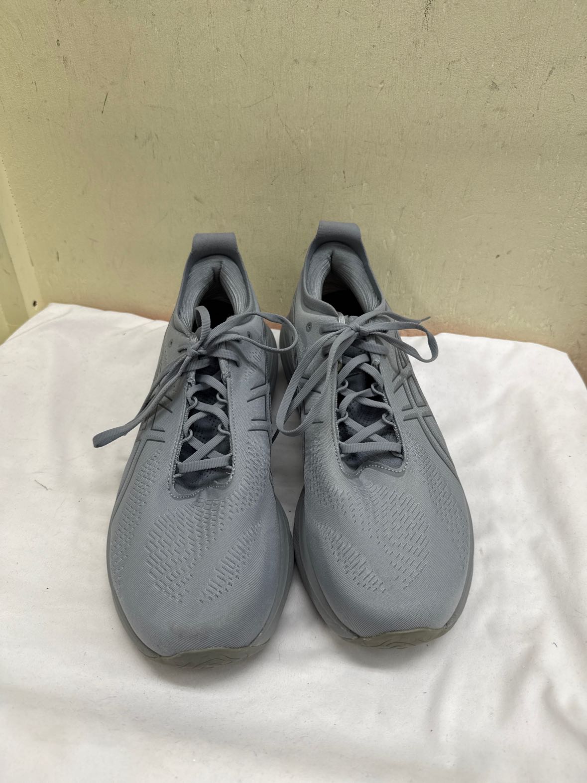 Asics Men's Size 15 Gray Sneakers Shoes