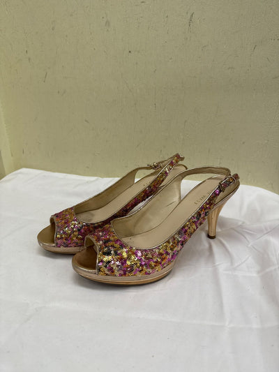 Nine West Women's Size 8-1/2 Gold Sandals
