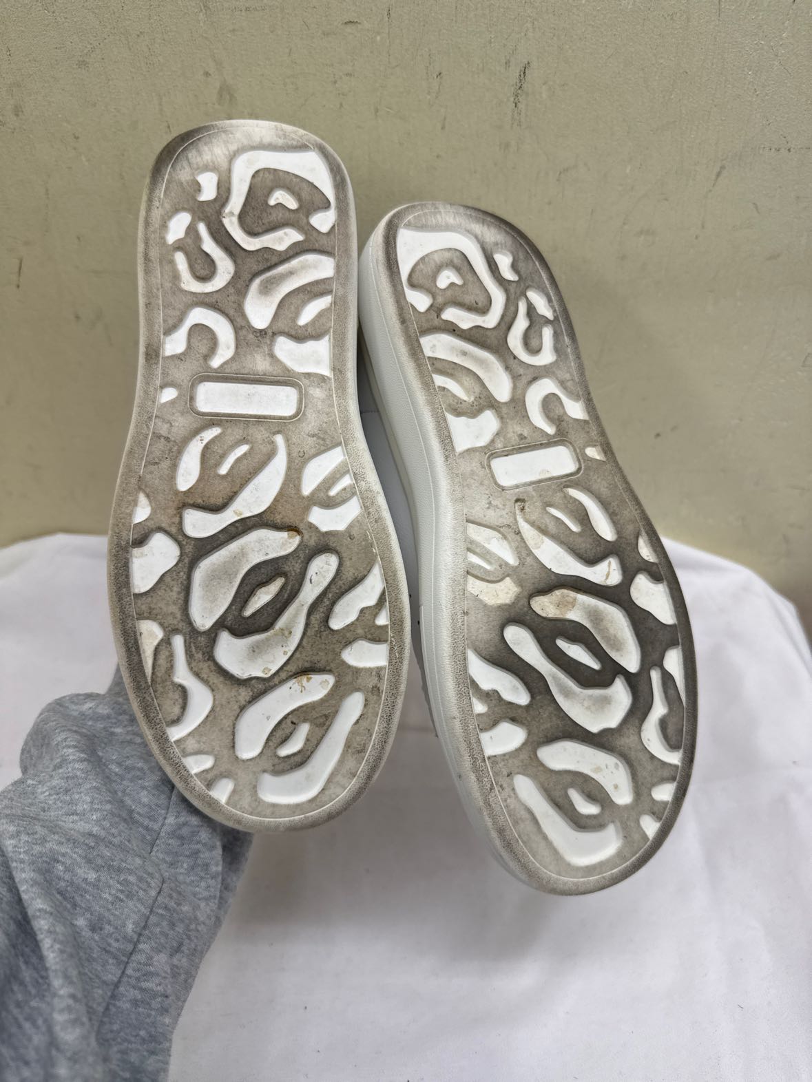 New Endostar Women's Size 9 White Sneakers Shoes