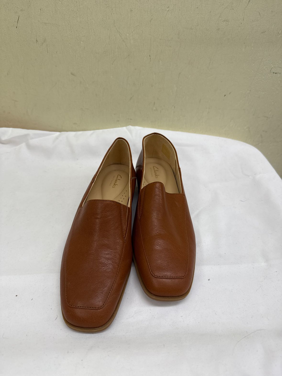 Clarks Women's Size 8 Brown Flats Shoes