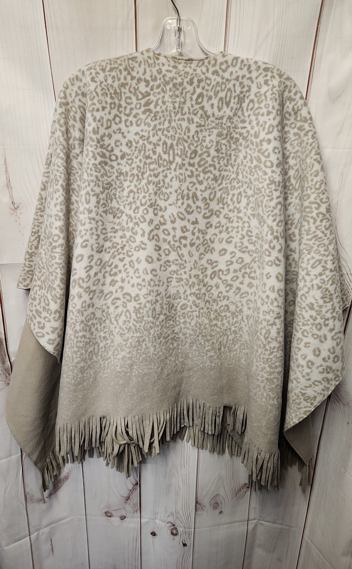 NWT Rachel Women's Size One Size Beige Animal Print Shawl
