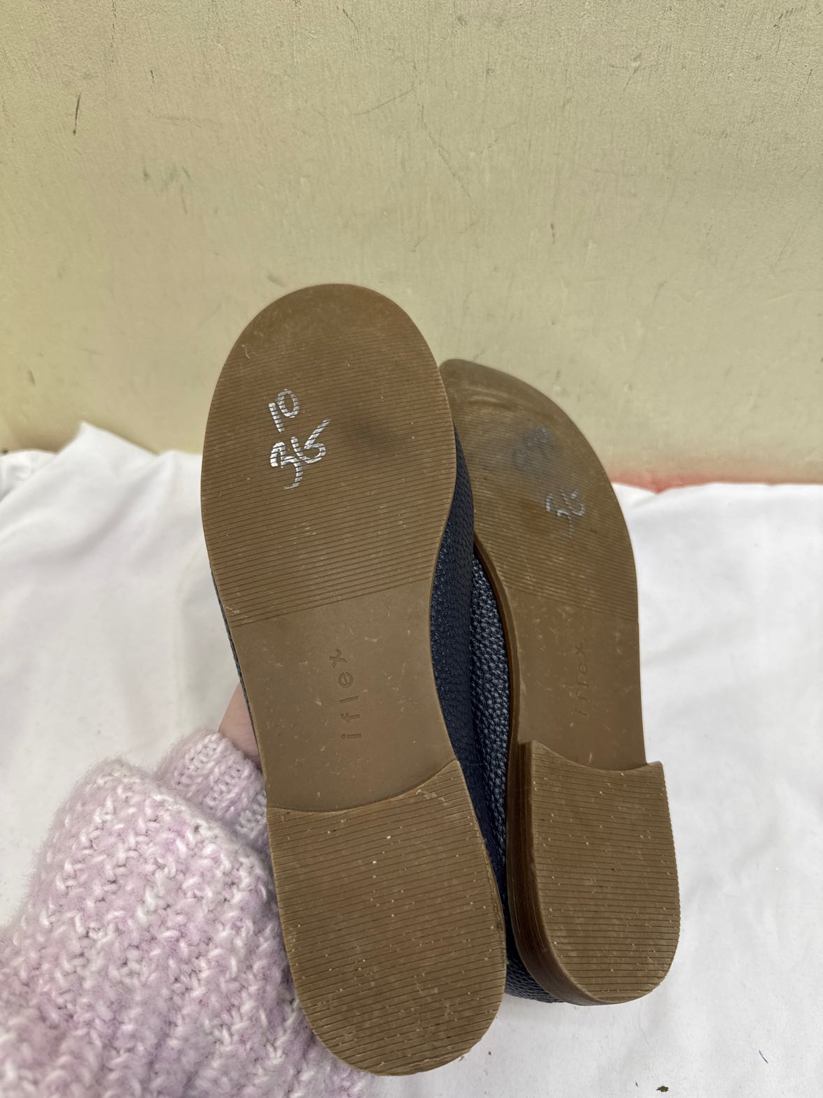 Anne Klein Women's Size 7-1/2 Navy Flats Shoes