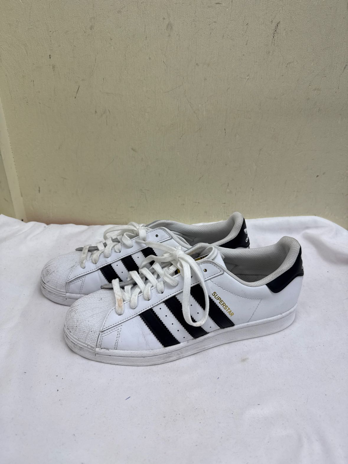 Adidas Women's Size 9 White Sneakers Shoes