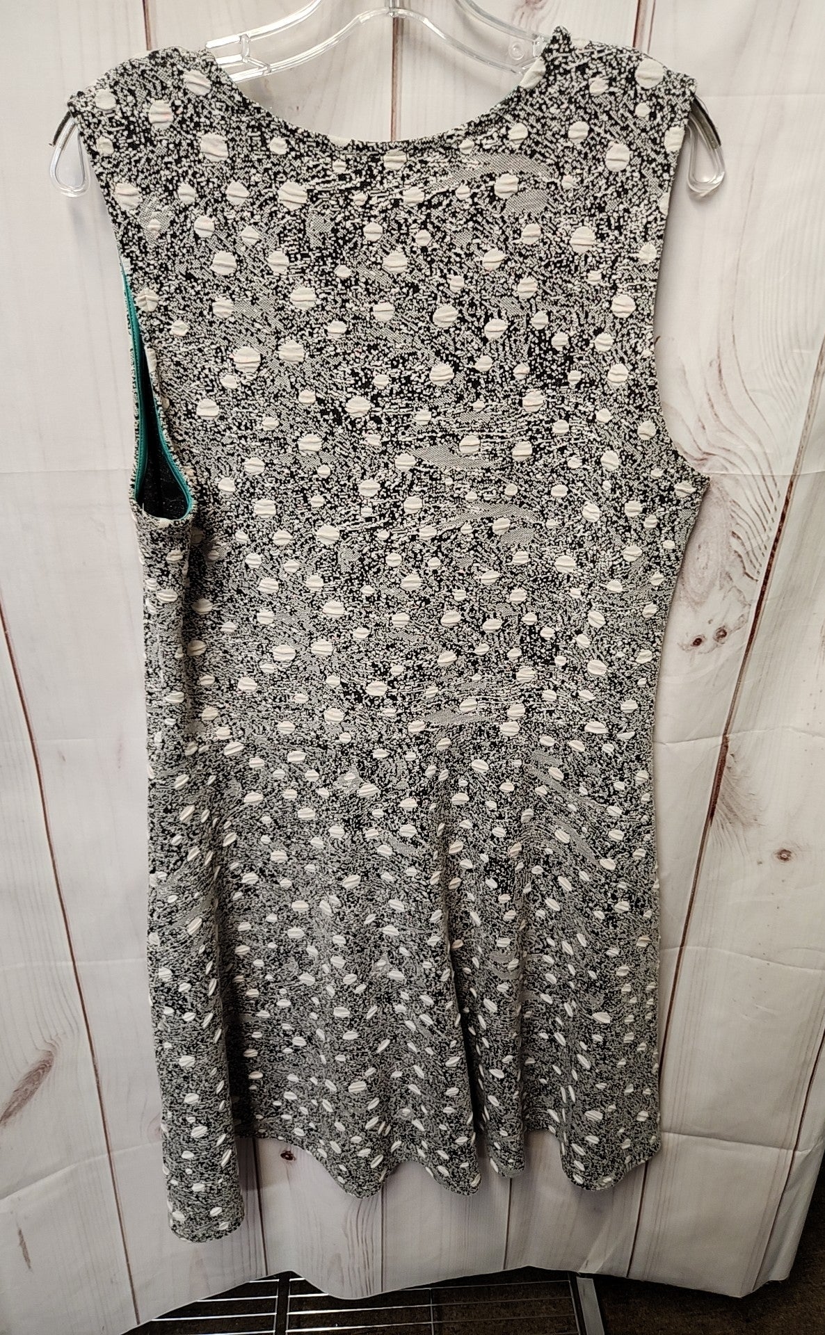 Isle Women's Size XL Gray Dress