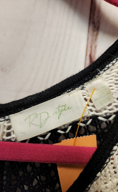 RD Style Women's Size M White & Black Sweater