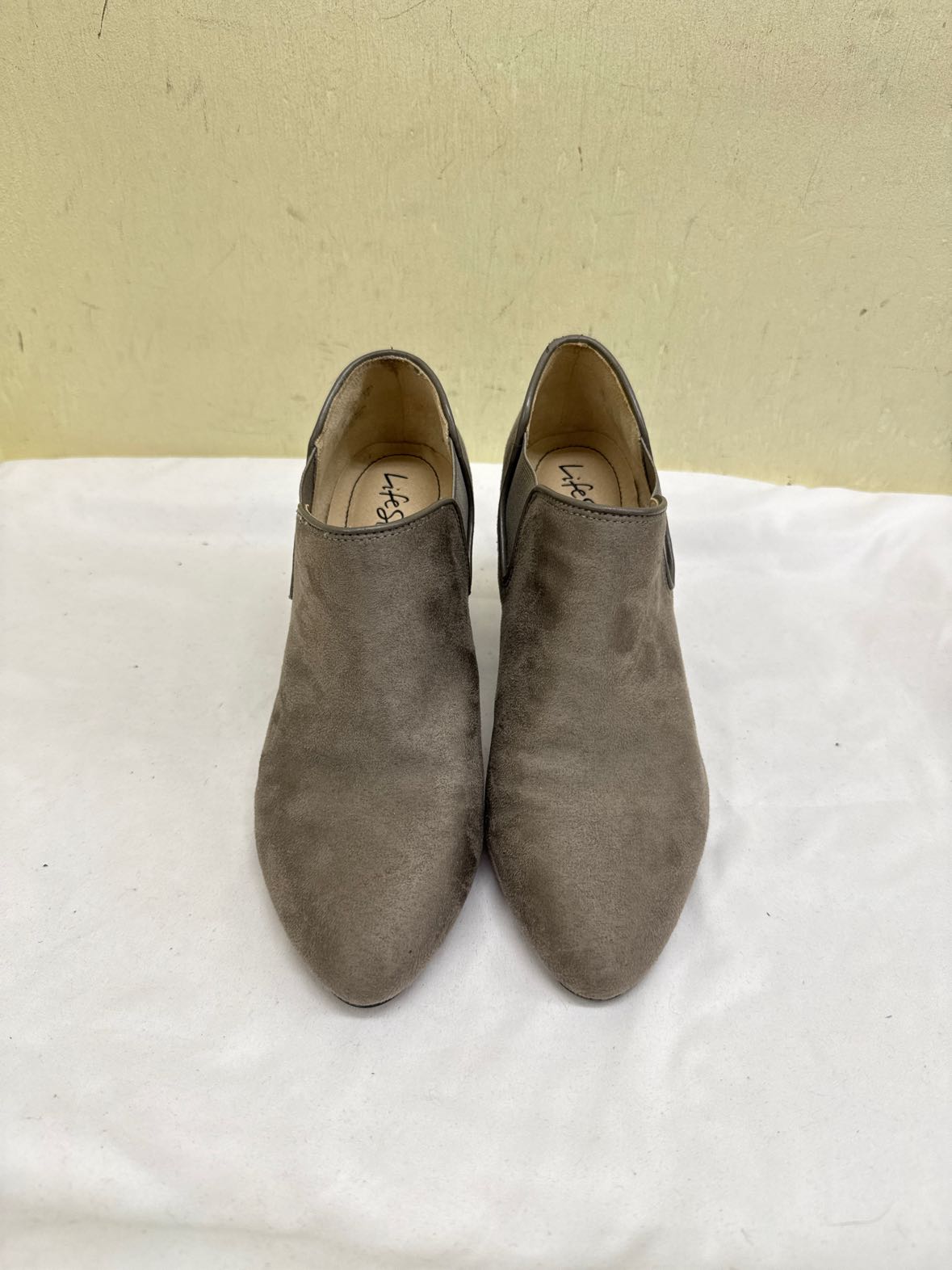 Life Stride Women's Size 8 Gray Pumps Shoes