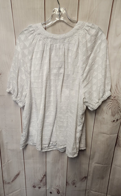 Crown & Ivy Women's Size 3X White Short Sleeve Top
