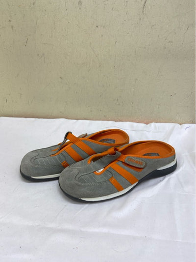 Skechers Women's Size 6 Gray Clogs