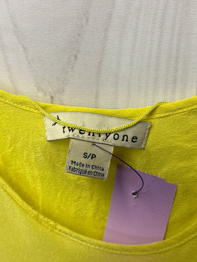 TwentyOne Women's Size S Yellow Sleeveless Top