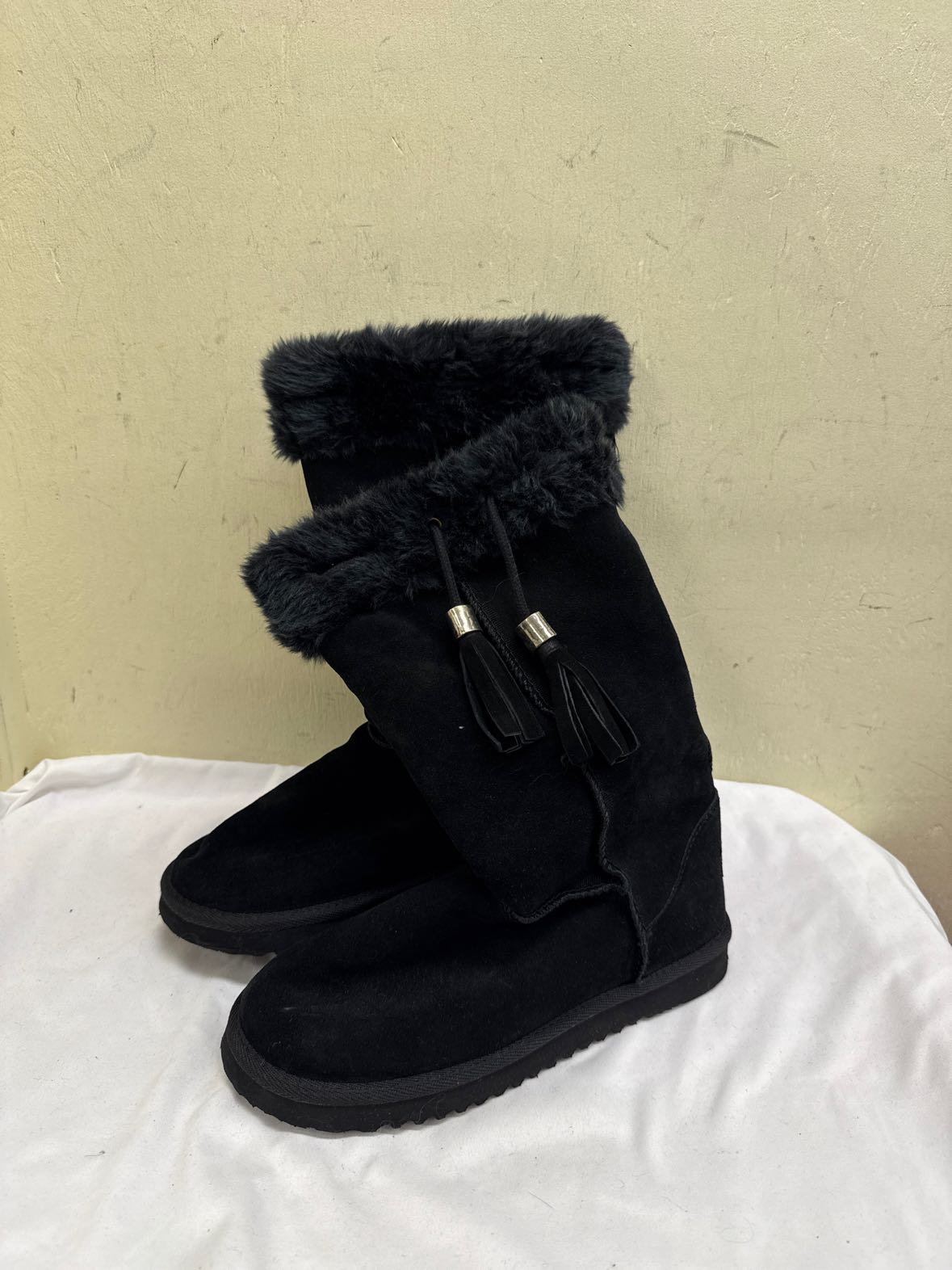 Ukala Women's Size 8 Black Boots Shoes