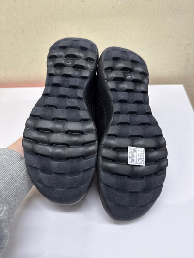 NWT Skechers Women's Size 9-1/2 Black Flats