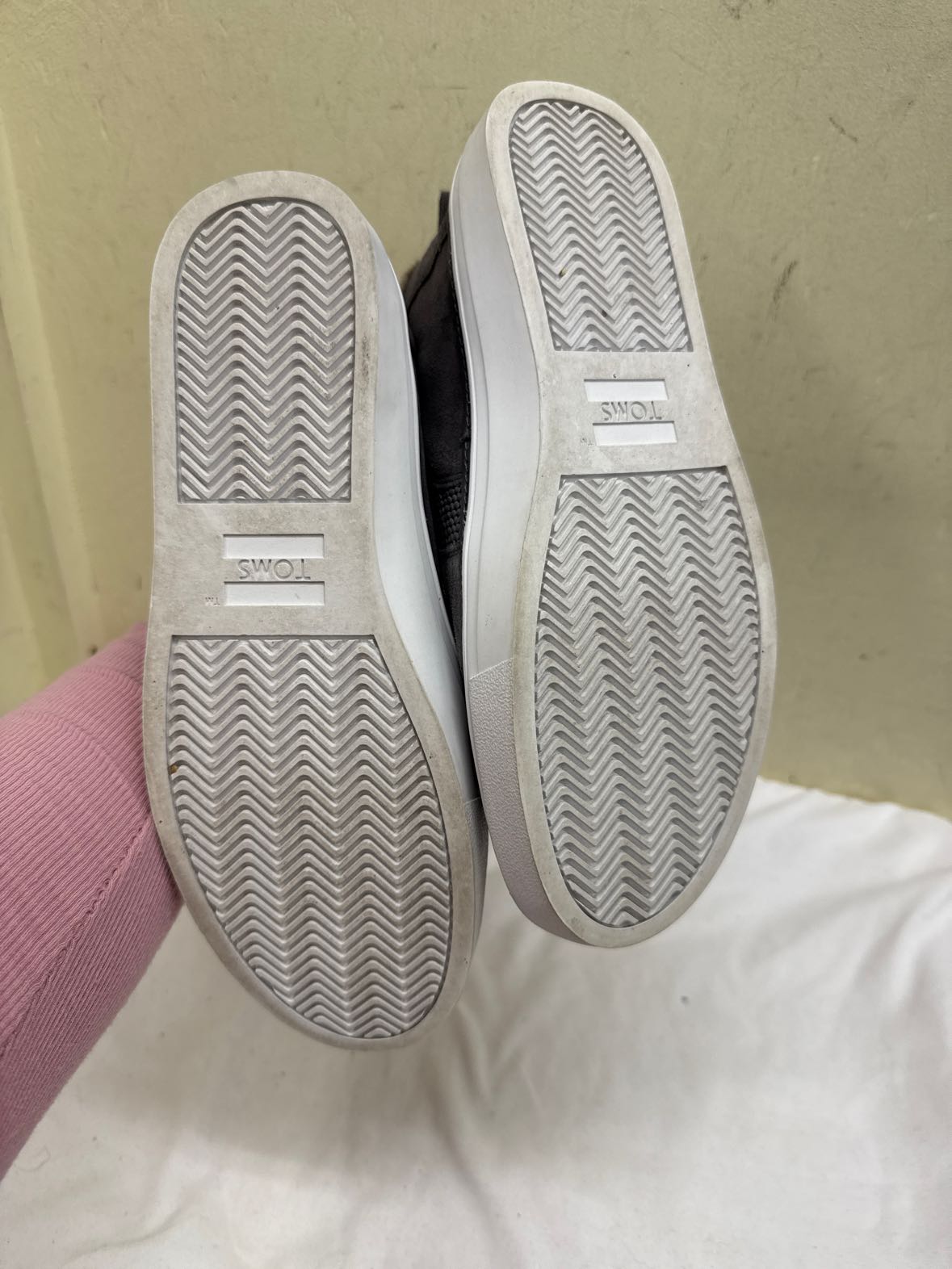 Toms Women's Size 8 Gray Flats Shoes