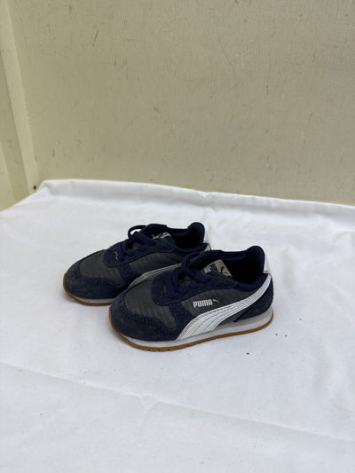 Puma Boy's Size 6 Navy Shoes