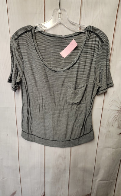 Lululemon Women's Size M Black Short Sleeve Top