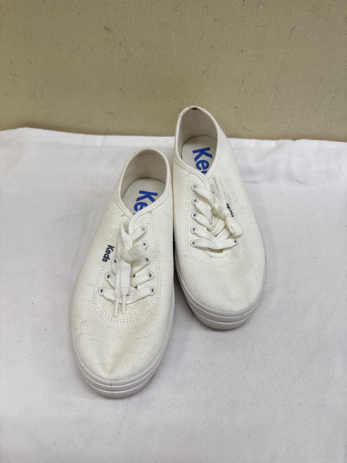 Keds Women's Size 6 White Sneakers Shoes