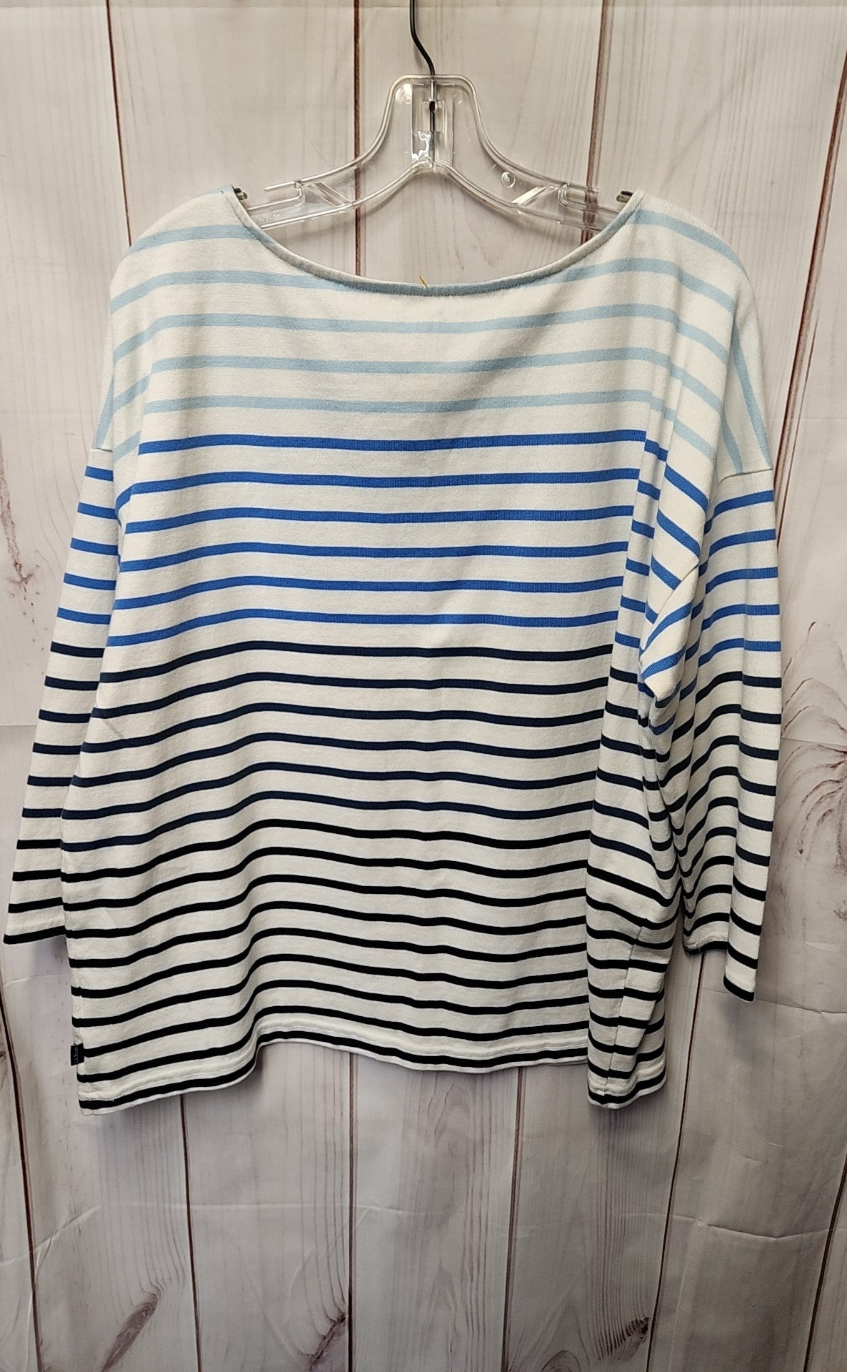 LL Bean Women's Size XL White & Blue 3/4 Sleeve Top
