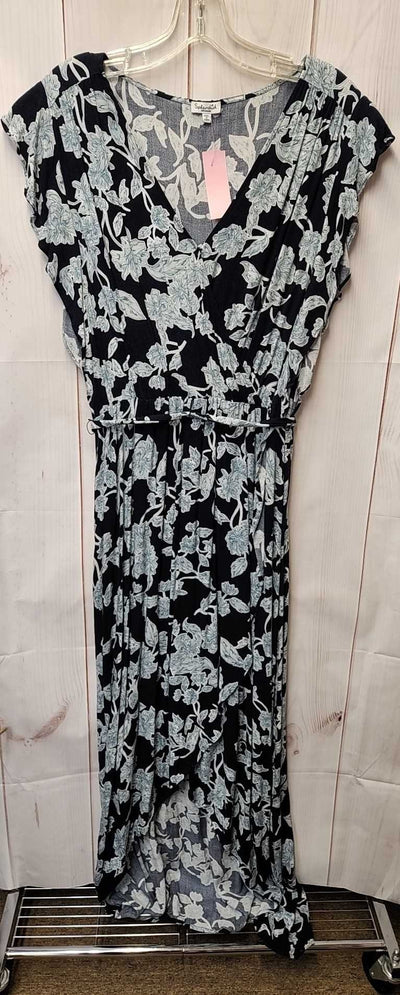 Splendid Women's Size M Navy Floral Dress