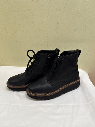 Clarks Women's Size 7-1/2 Black Boots