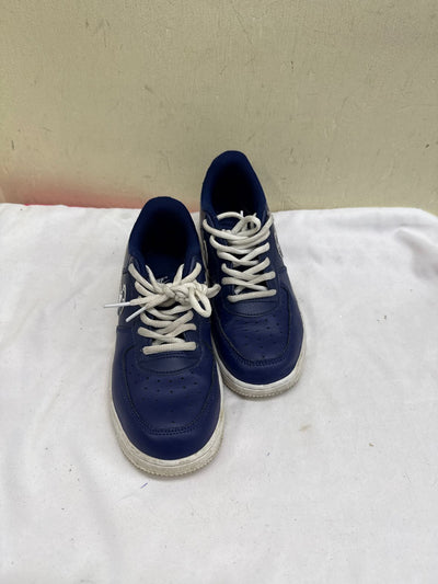 Nike Boy's Size 3 Blue Shoes