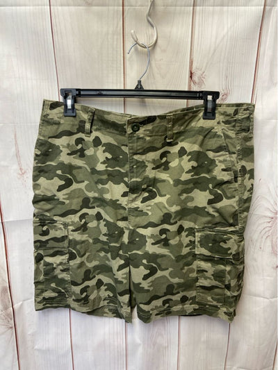 Old Navy Men's Size 10 Green Camoflauge Shorts