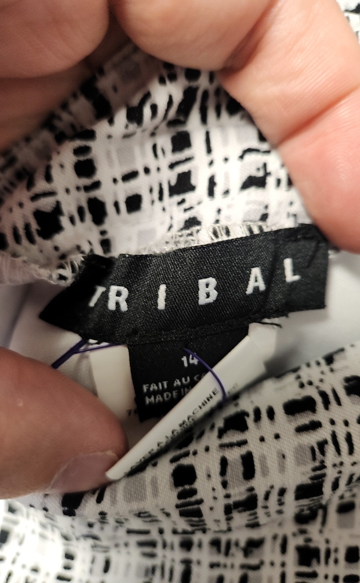 Tribal Women's Size 14 White & Black Skorts