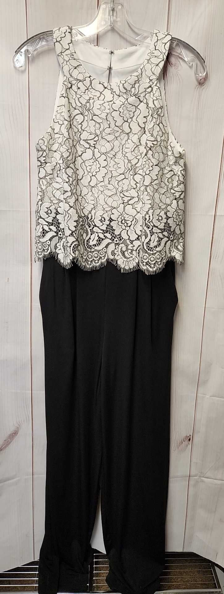 Sangria Women's Size 6 White & Black Floral Jumpsuit