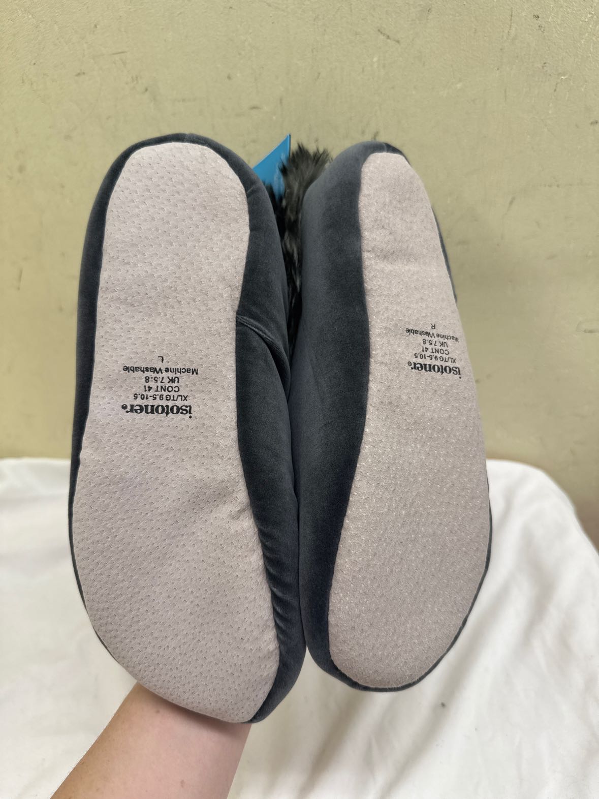 NWT Isotoner Women's Size XL Gray Slippers