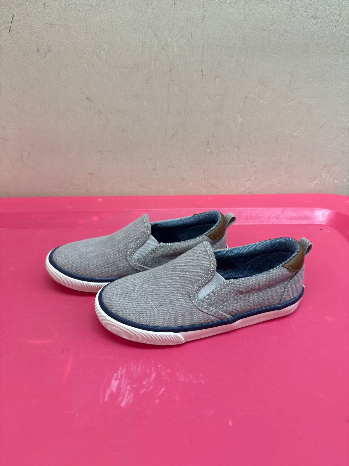 Old Navy Boy's Size 16 Gray Shoes
