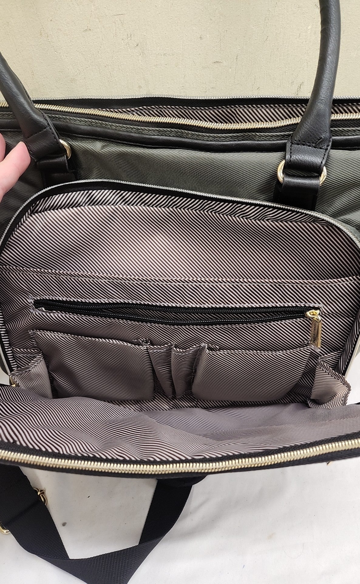 Reaction Kenneth Cole Green Tote Bag