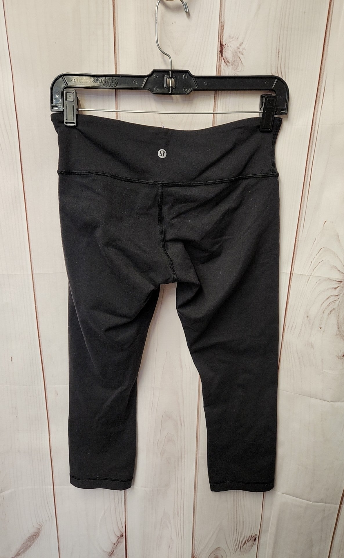 Lululemon Women's Size 6 Black Active Capris