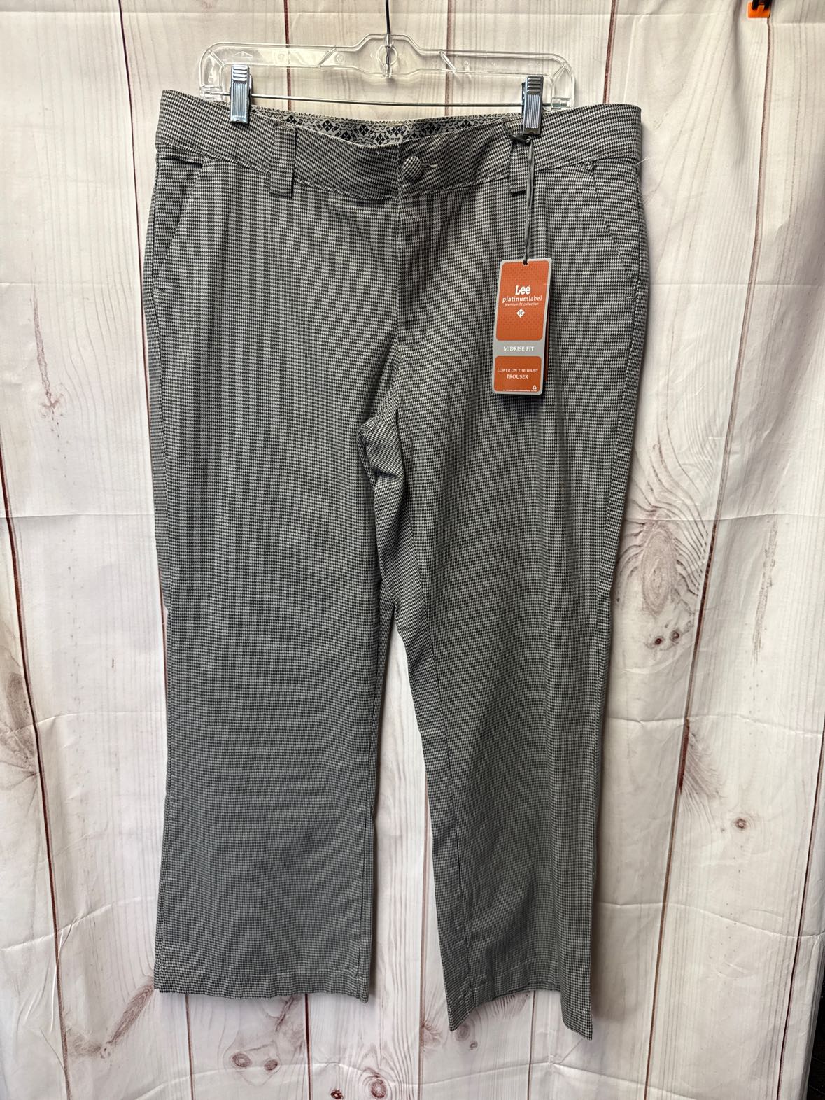 NWT Lee Women's Size 16 Short Gray Pants