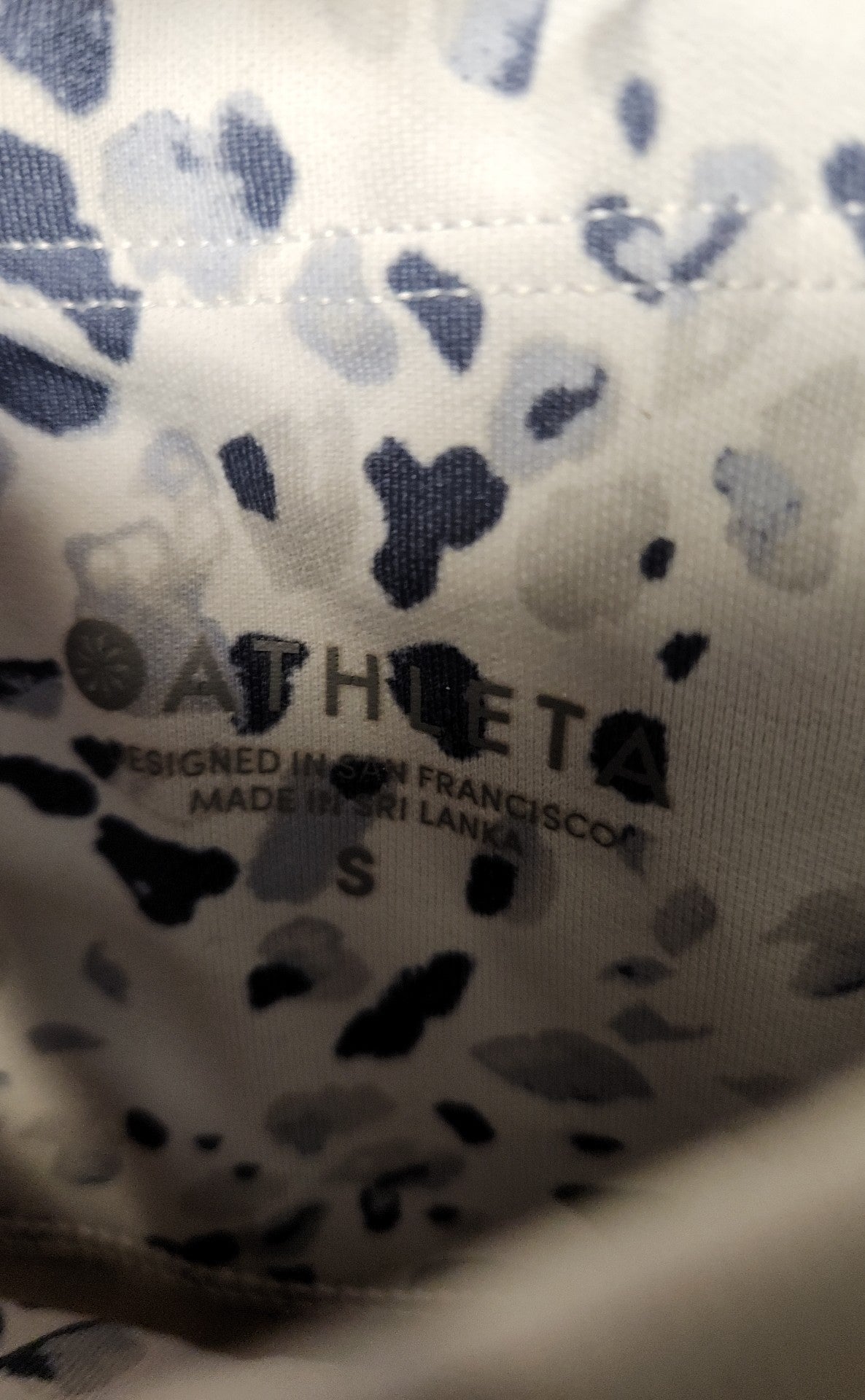 Athleta Women's Size S White & Blue Animal Print Active Capris